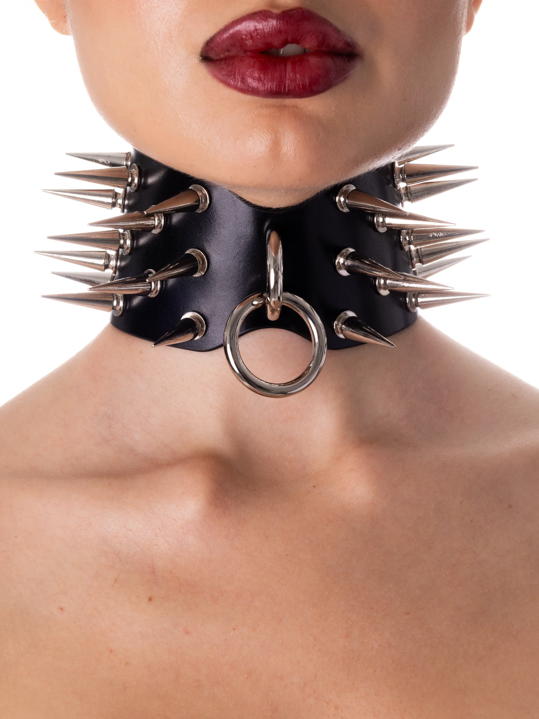 innovative gothic collar with a futuristic design